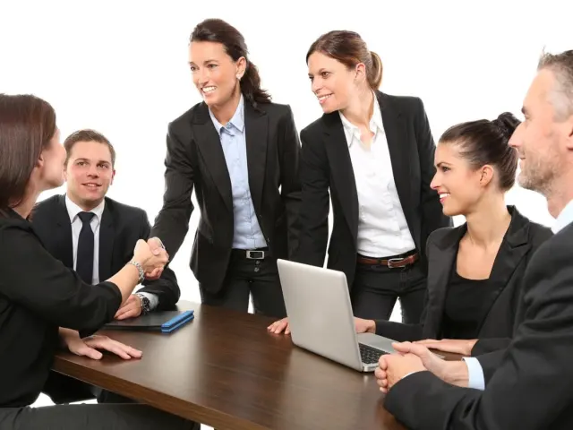 25 Practical Soft Skills Examples Employers Want (With Quick Examples)